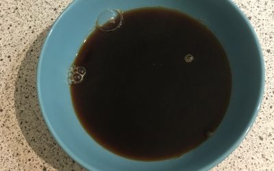 Soigner son bébé avec du thé et de la laine ? Les conseils originaux des pédiatres allemands !