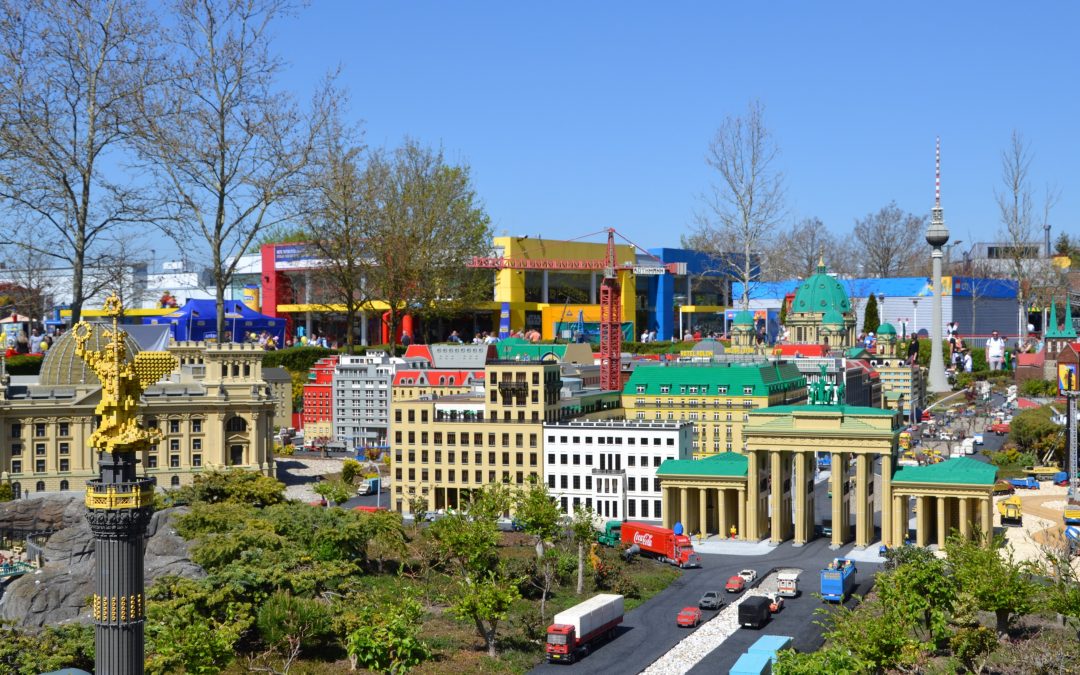 Au milieu des petites briques emboîtables… notre journée à Legoland !
